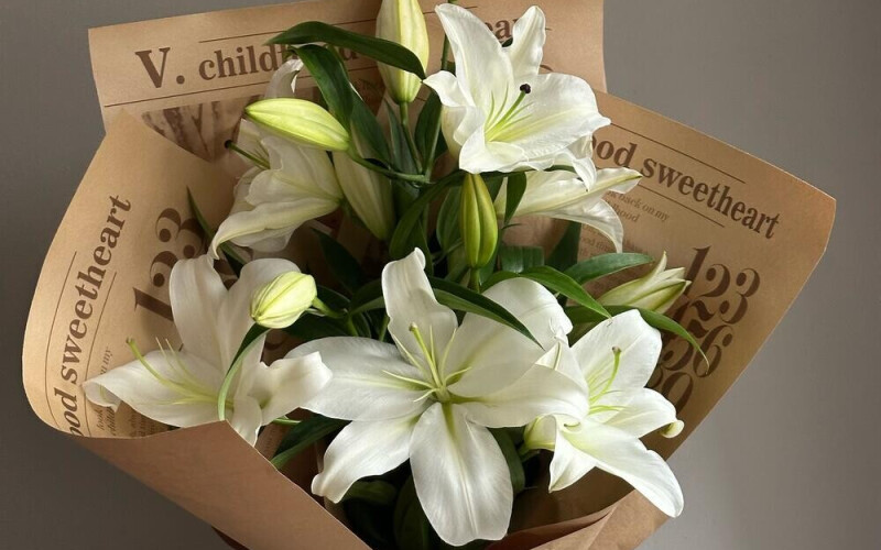 Букет из лилий