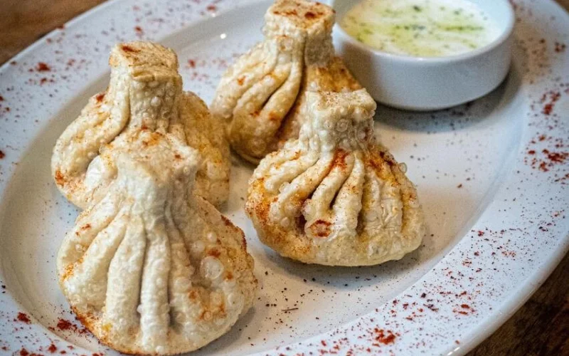 Хинкали жареные с соусом «Мацони»
