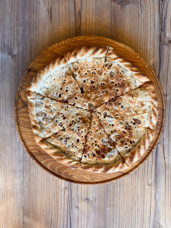 Пирог из печи с яблоком