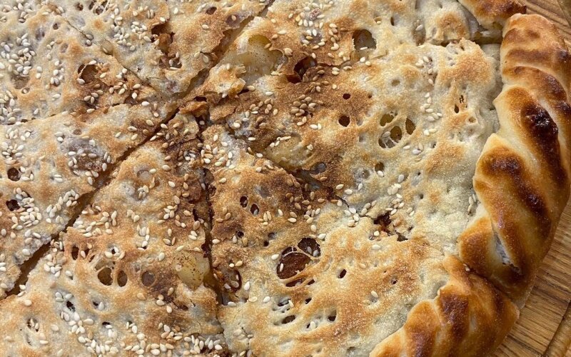 Пирог из печи с грушей