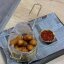 Сырные палочки и сладкий чили соус