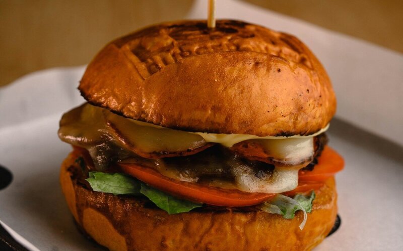 Бургер тони-пеперонни