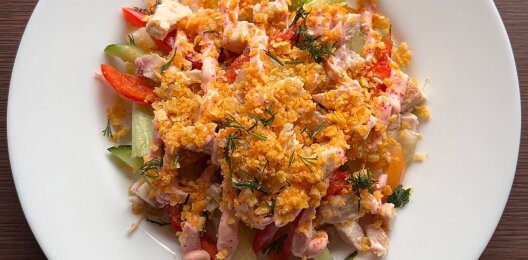 Салат с копчённой курицей