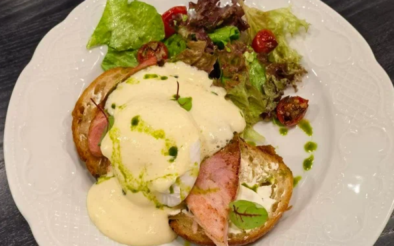 Бенедикт с беконом