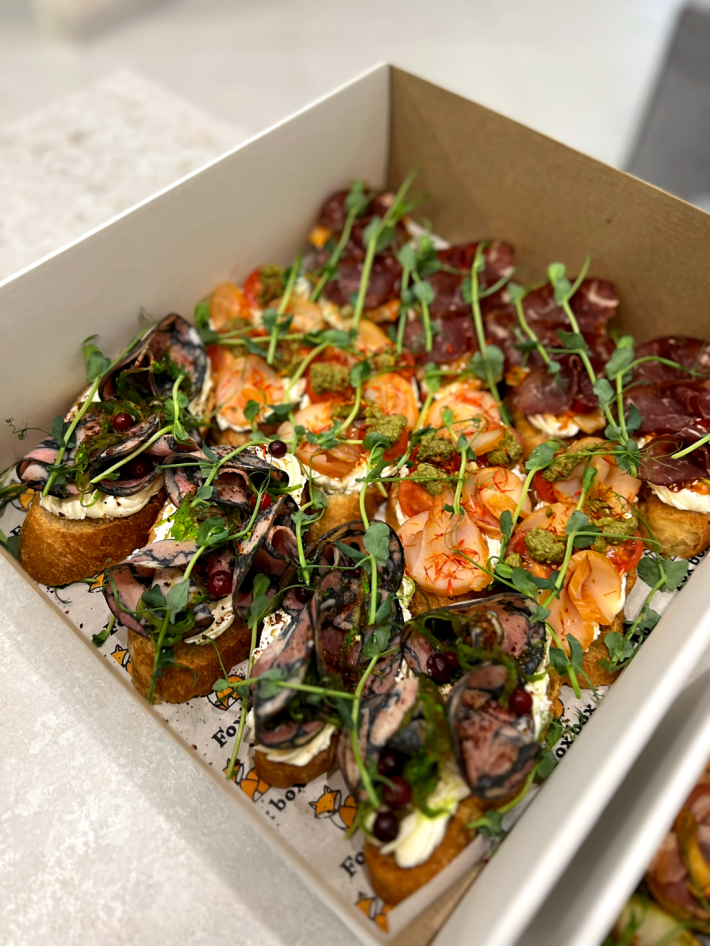 Бокс  Азиатский с брускеттами maxi