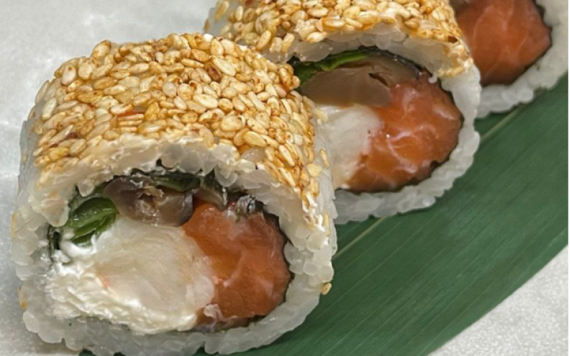 Ролл «Копчёный лосось с креветкой»