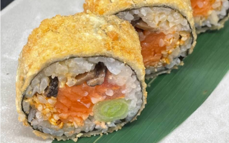 Горячий ролл «Копчёный лосось»