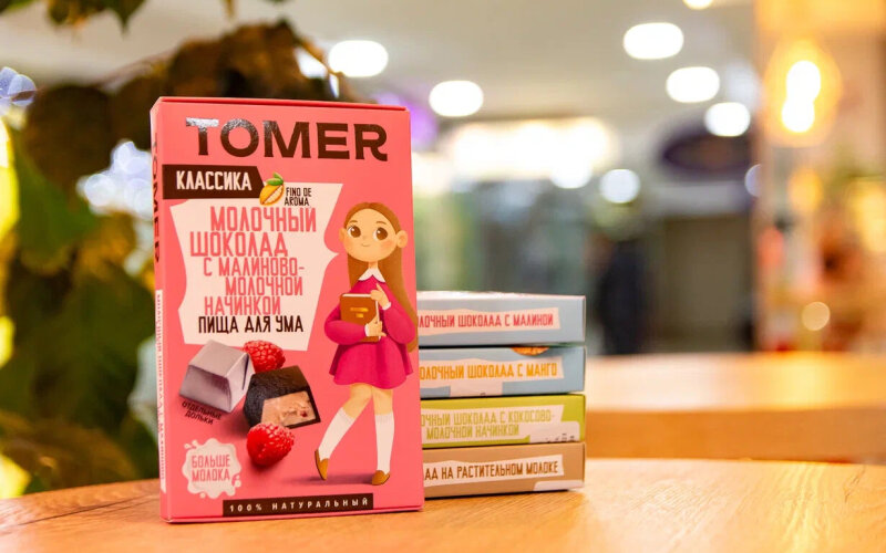 Шоколад молочный «Tomer» с малиново-молочной начинкой
