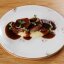 Стейк из говядины с пюре и перечным соусом