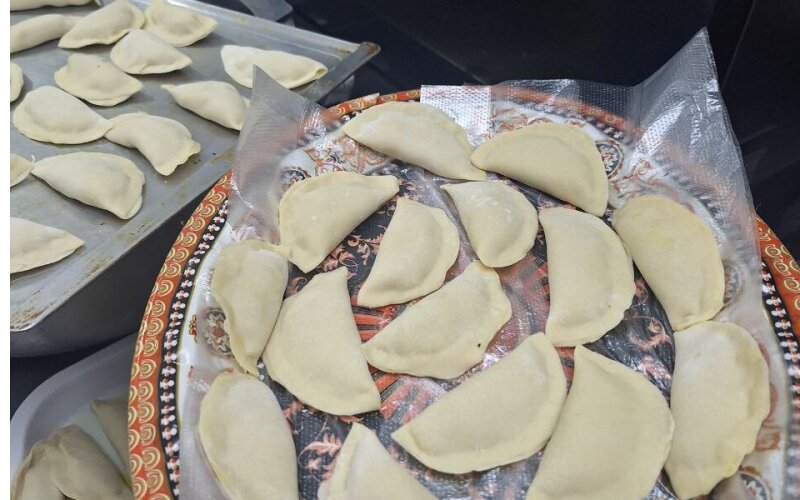 Пельмени с яйцом и картошкой