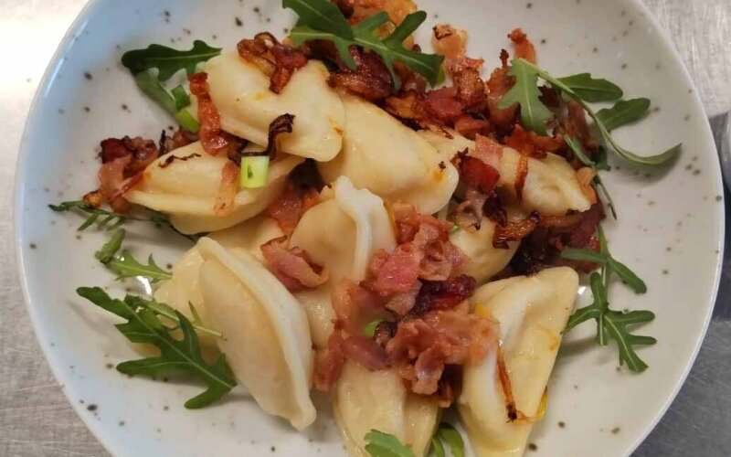Вареники с грибами, картофелем и беконом