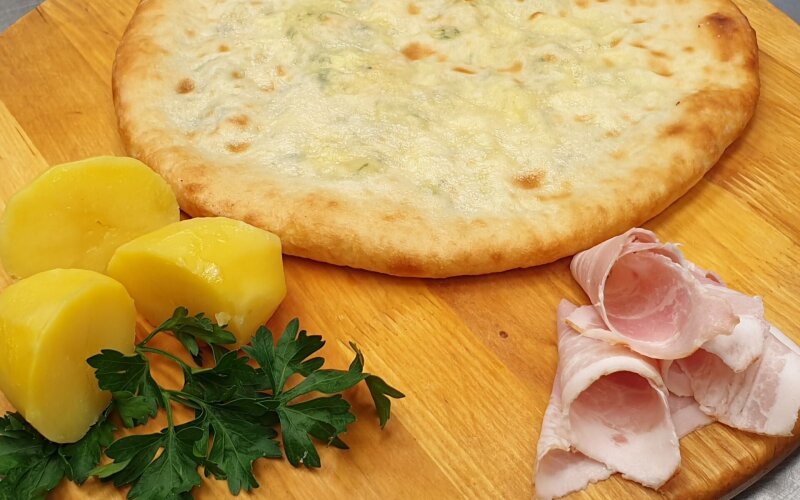 Пирог картофельный с грудинкой