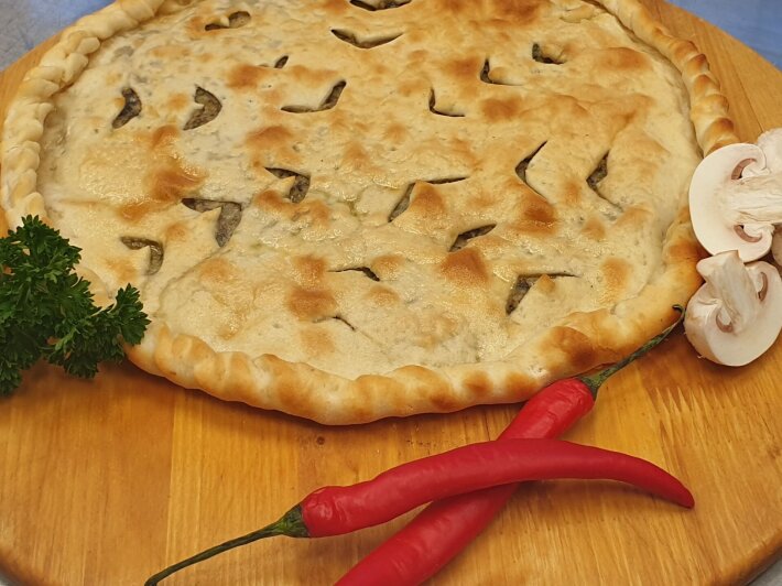 Пирог с курицей и грибами