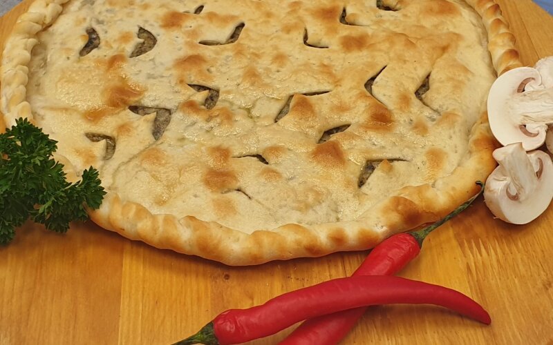Пирог с курицей и грибами