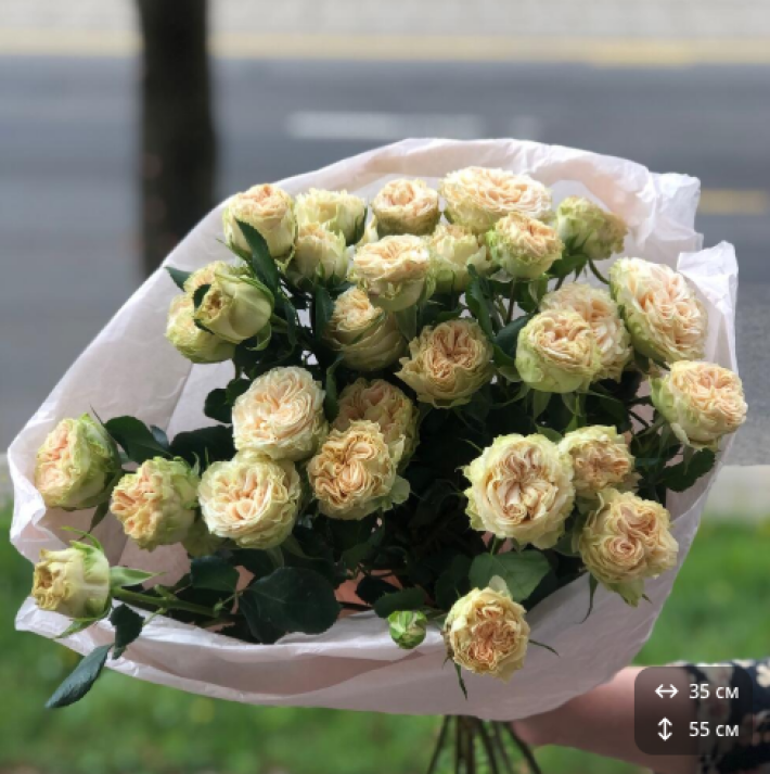 Букет из 7 кустовых роз «Саммер»