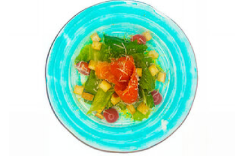 Салат «Цезарь с лососем»