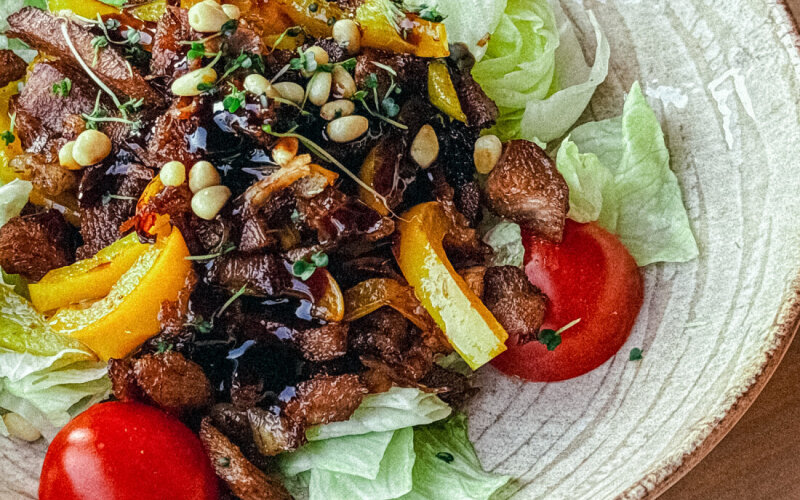 Мясной салат