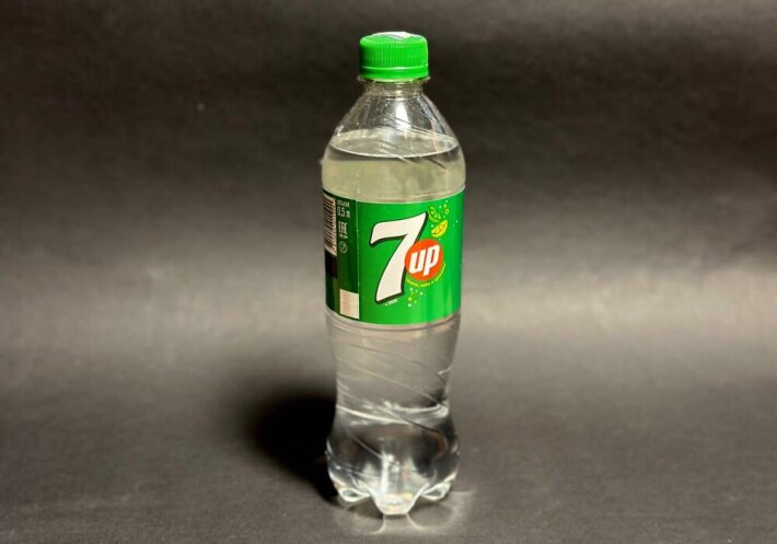 Напиток газированный «7Up»
