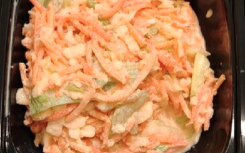 Салат из моркови, яблока и сельдерея
