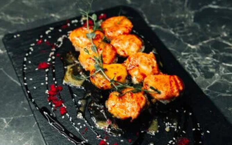 Запечённый ролл со   снежным крабом