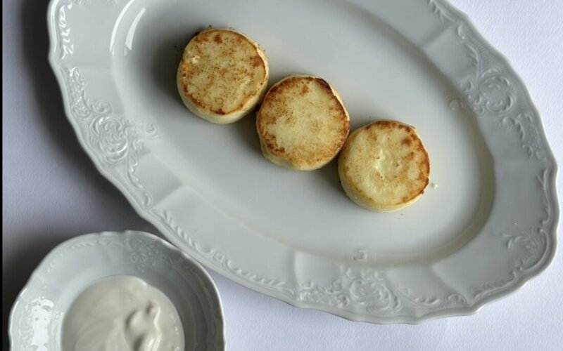 Сырники со сметаной