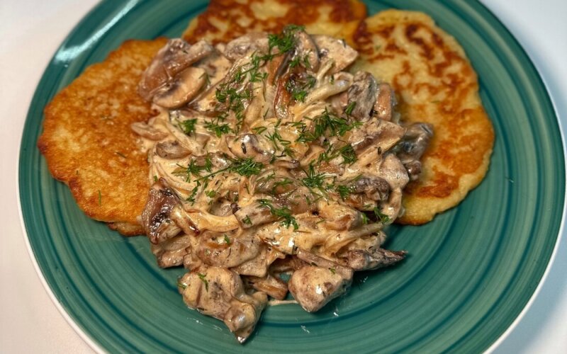 Драники с шампиньонами