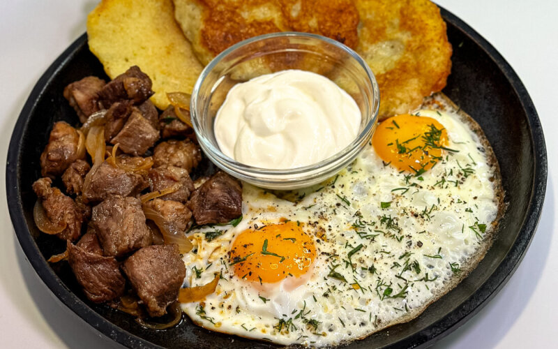 Сковородка «Свинина с драниками»