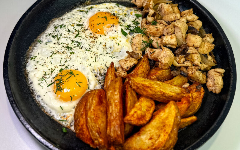 Сковородка "Курица в шампиньонах"