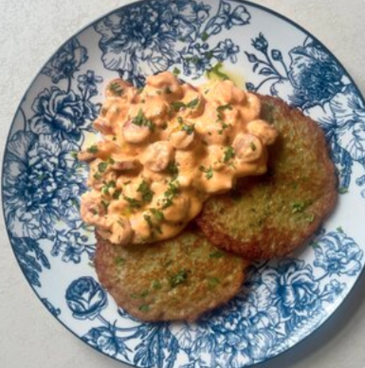 Драники с мачанкой из грудинки и колбасок