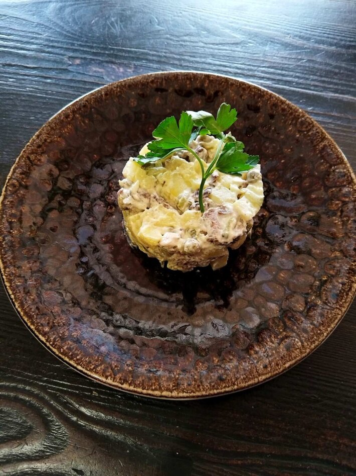 Салат мясной с говядиной
