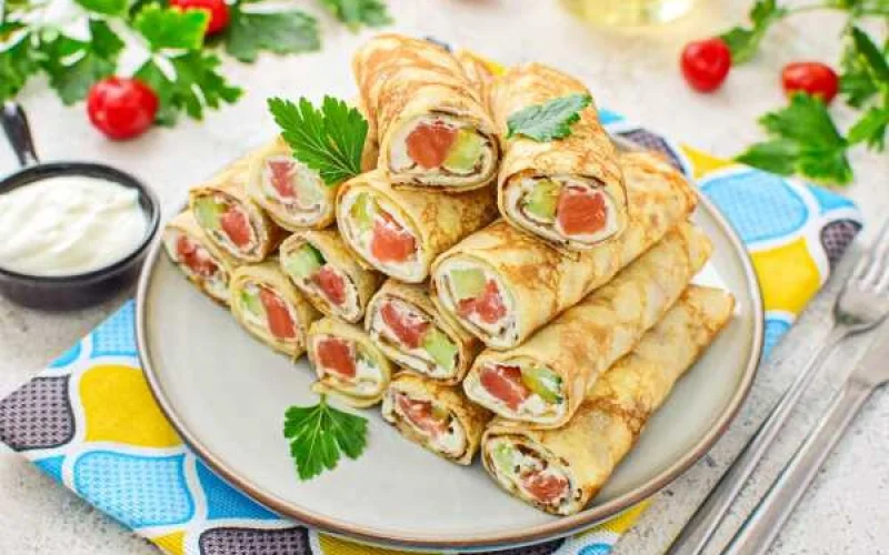 Блин с красной рыбой и творожным сыром
