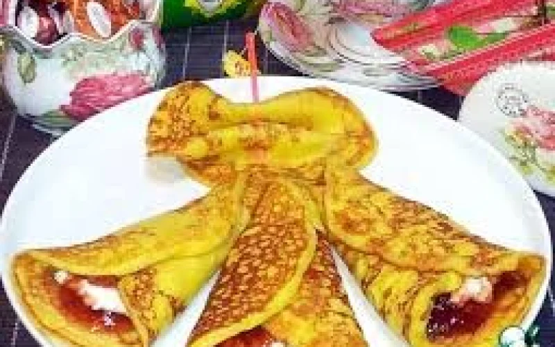 Блин с клубничным джемом