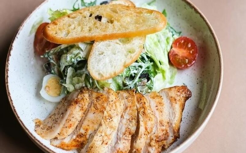 Салат с курицей