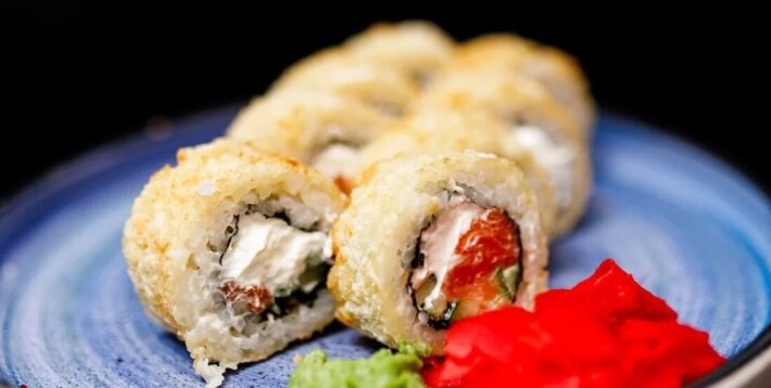 Ролл горячий с лососем