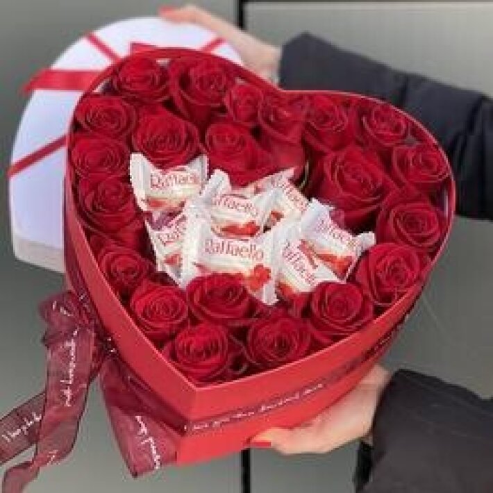 Сердце из роз