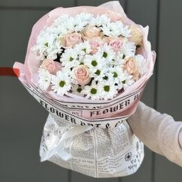 Букет «Ромашка с розами»