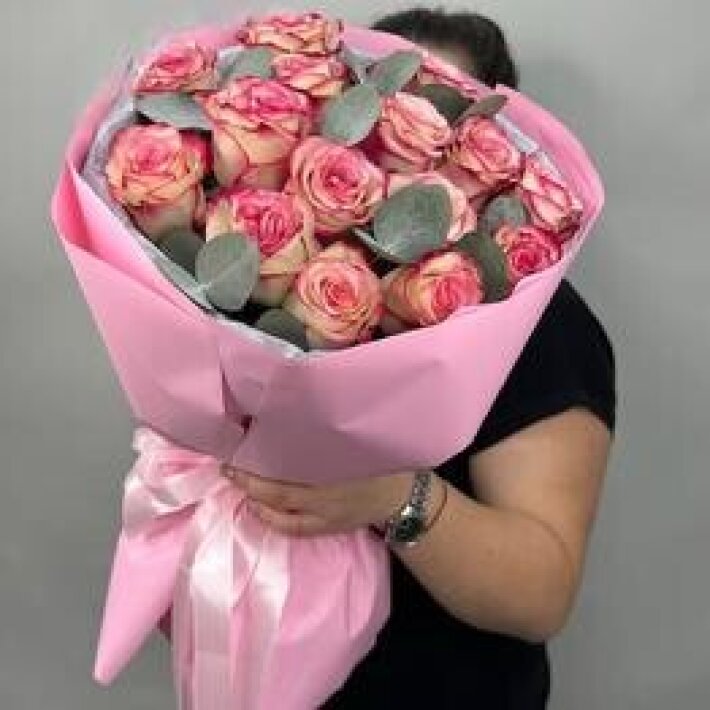 Роза палома с эвкалиптом
