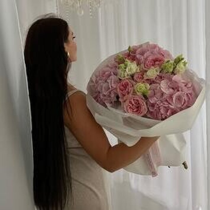 Букет «Гортензия и Pink O'Hara»