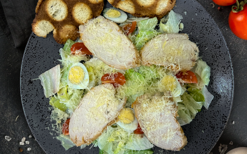 Салат «Цезарь с курицей»