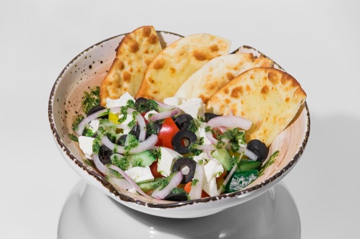 Греческий салат с фетой