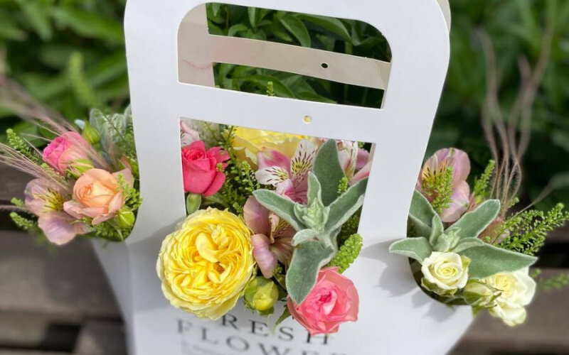 Фирменная сумочка «Fresh Flowers»