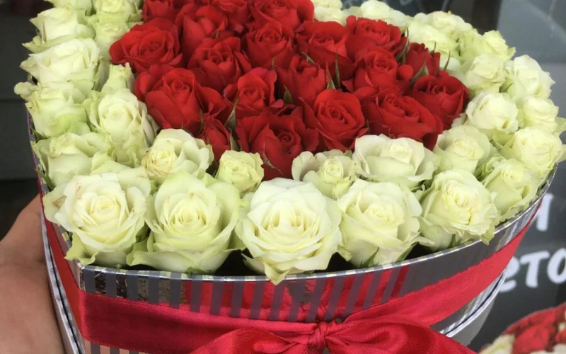 Коробка «Сердце» из кустовых роз