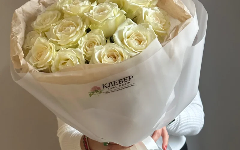 Букет белых роз