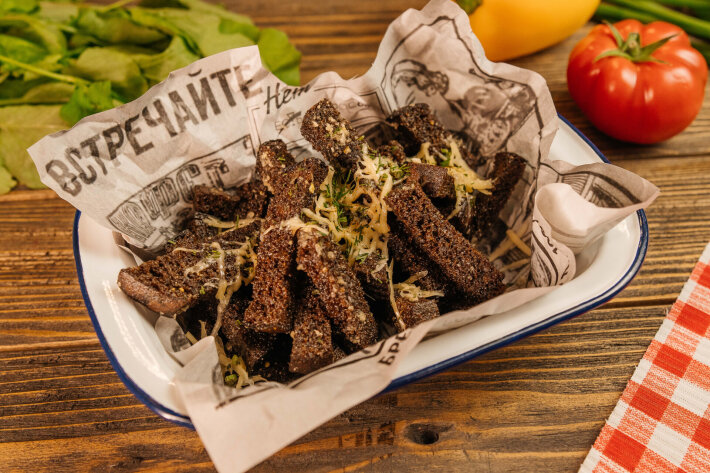 Гренки с чесноком и сыром