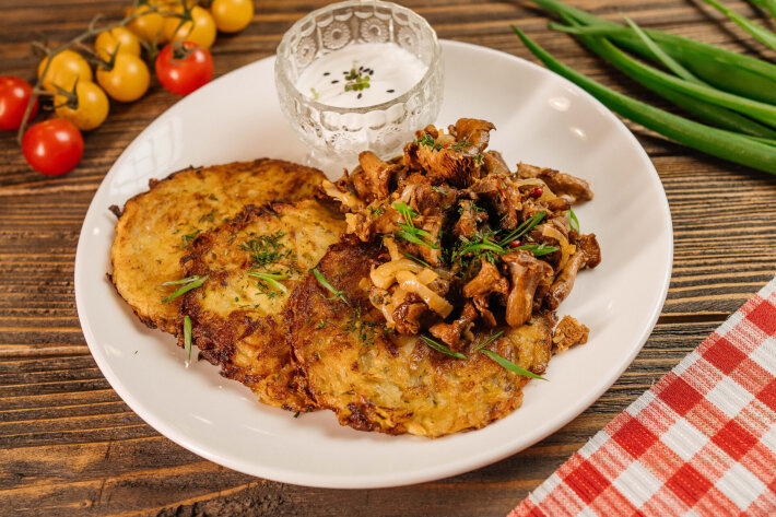 Драники с лисичками