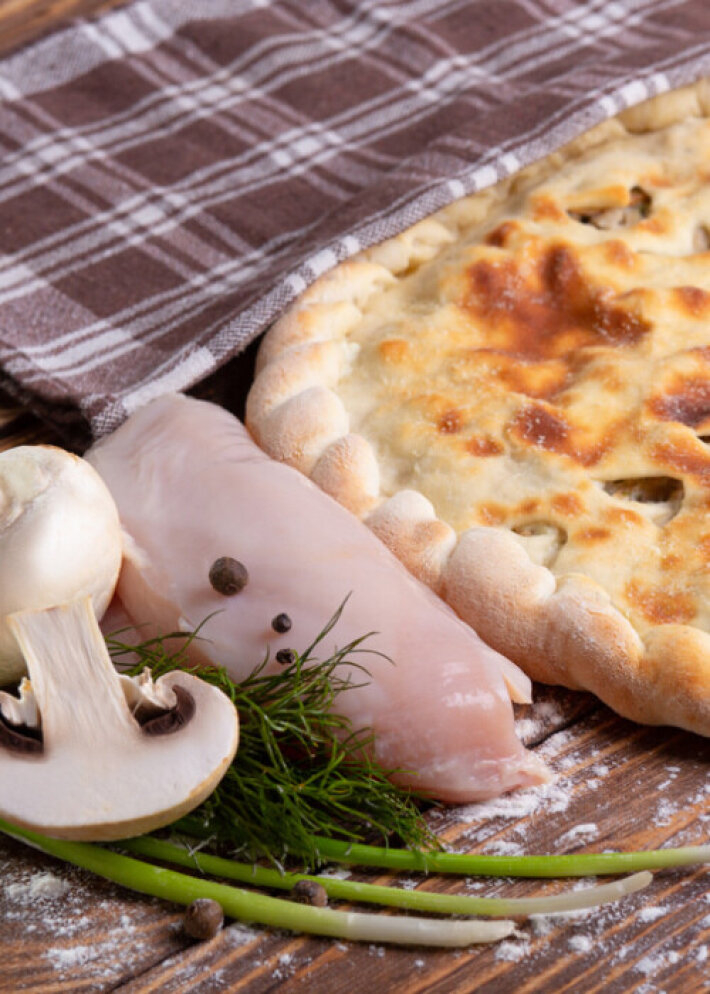 Пирог с курицей и грибами