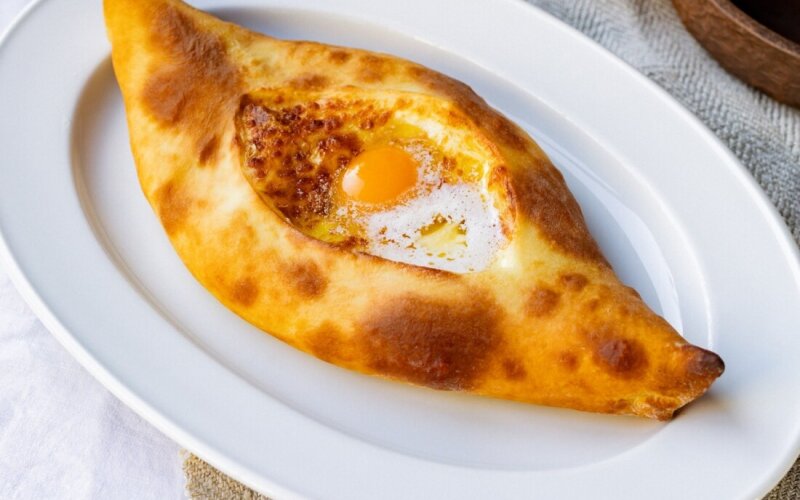 Хачапури по-аджарски
