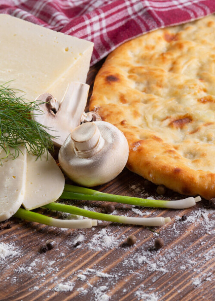 Пирог с сыром и грибами