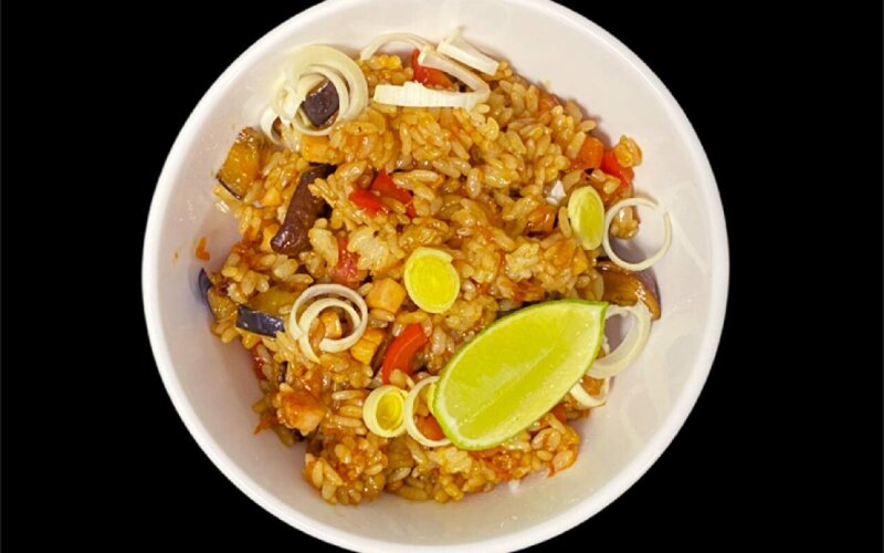 WOK «Тяхан» с курицей «терияки»