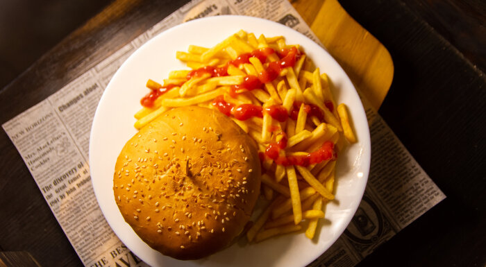 Служба доставки «Кусай»